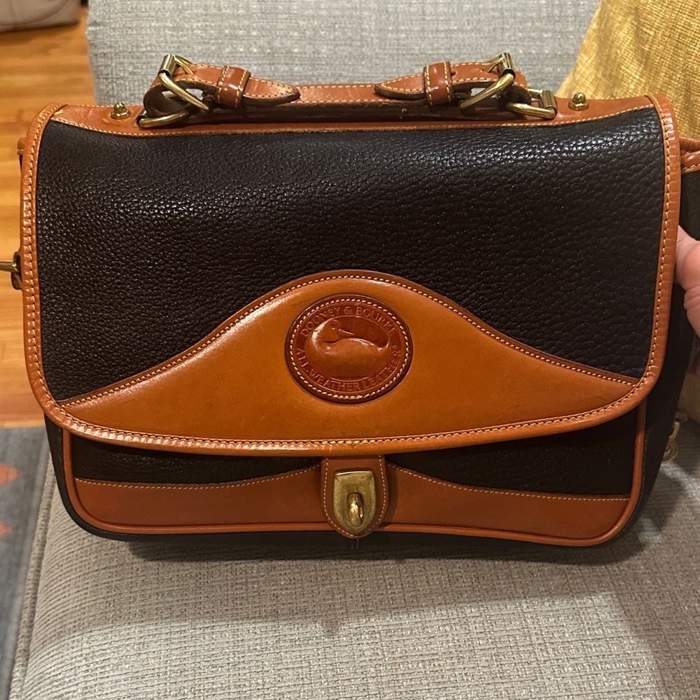Vintage Black and Brown Leather Shoulder Bag - Picture 4 of 11